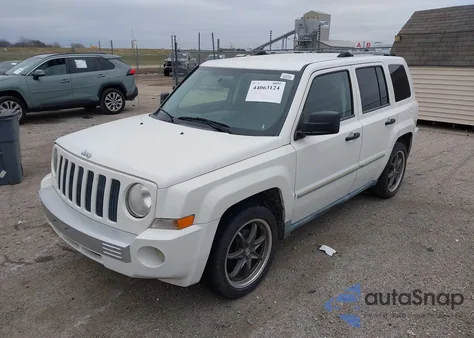2008 Jeep Patriot Limited z USA, uszkodzony, nr VIN 1J8FT48W18D522392